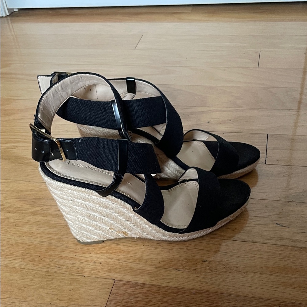Banana Republic Black Wedge Sandals size 9